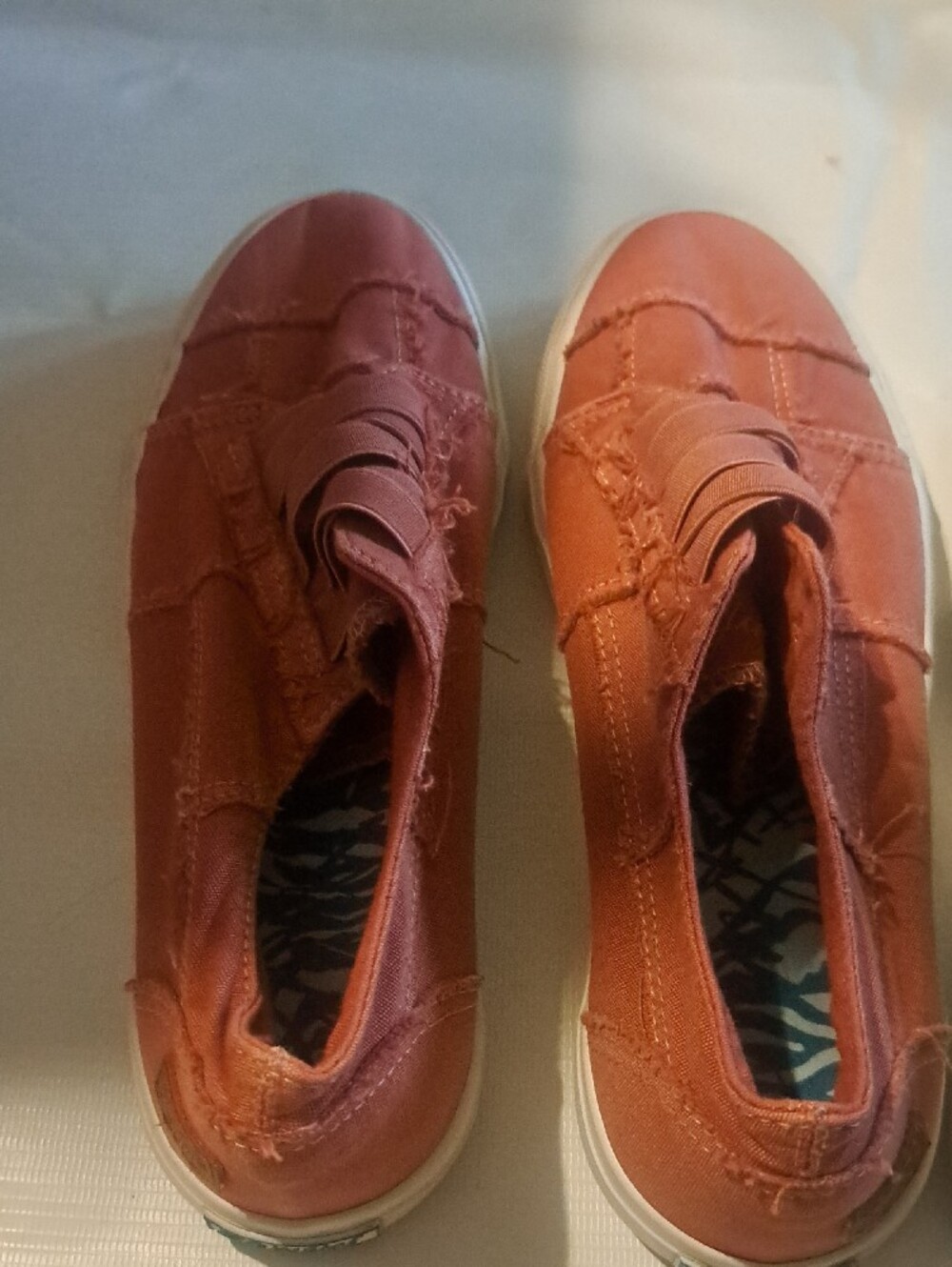 2 Pair Like New Slip-On Canvas Sneakers Red Rust and Navy 9.5 - Picture 4 of 7